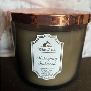 White Barn Mahogany Candle